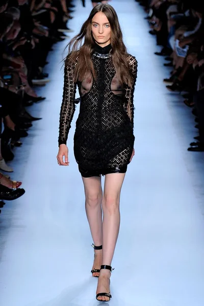 Look 17